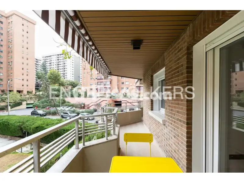 Rõdu - Furnished Flat with Pool in Fuencarral