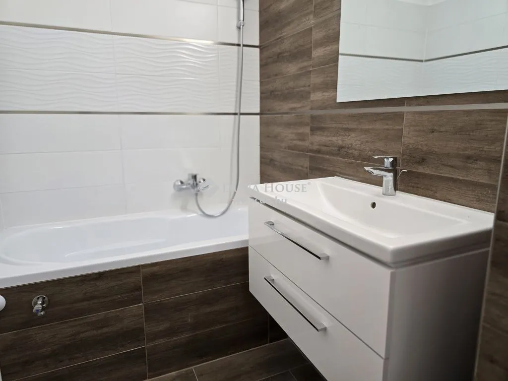 Bagni - Modernised Apartment with Balcony in Kertváros, Pécs