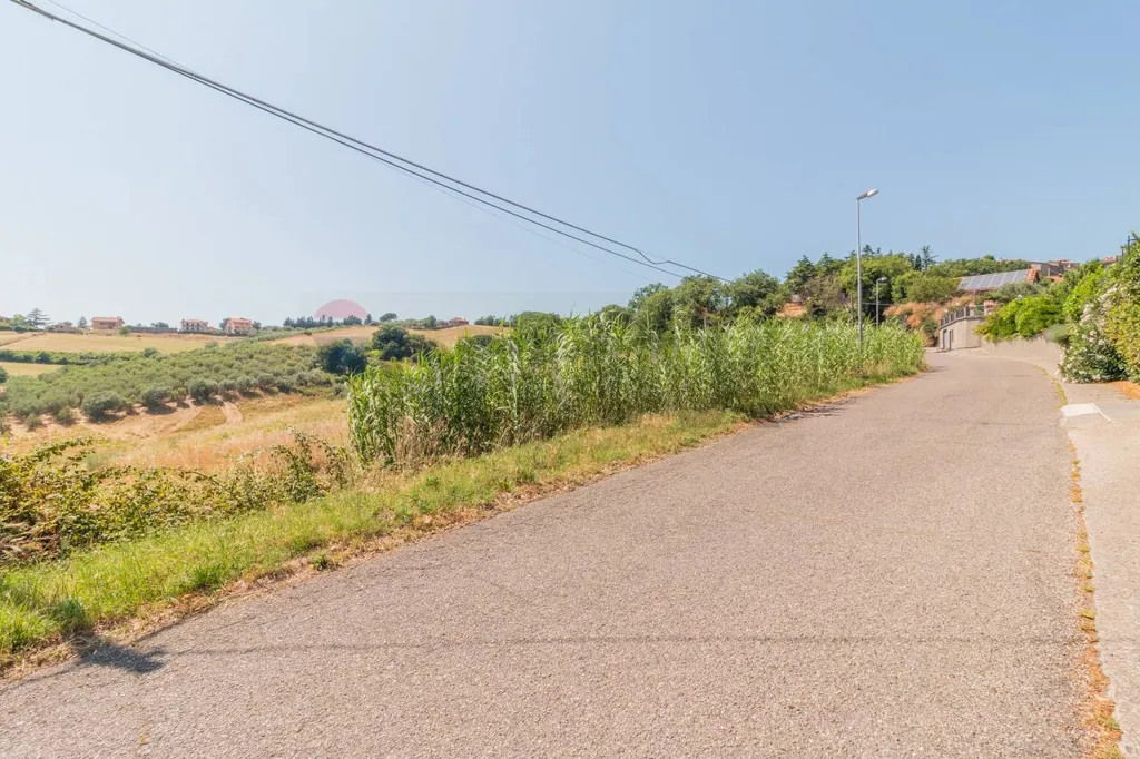 Aed - Buildable Land with Lake View in Montefiascone