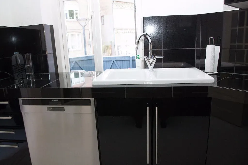 Cuisine - Luxury Apartment with Balcony in City Centre