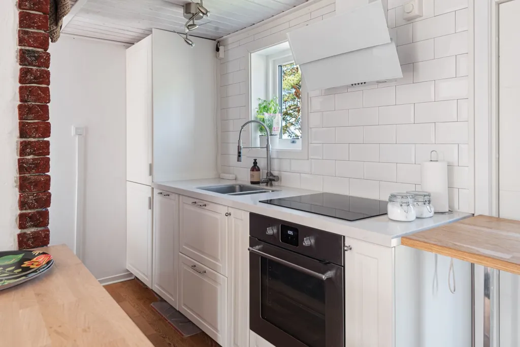 Kitchen - Seaside Villa with Sauna & Pool near Ingaröfjärden