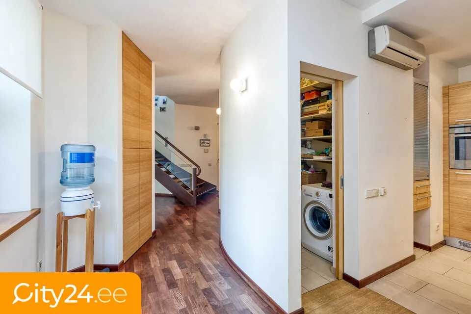 Entrée - Two-Story Apartment with Terrace in Riga Centre