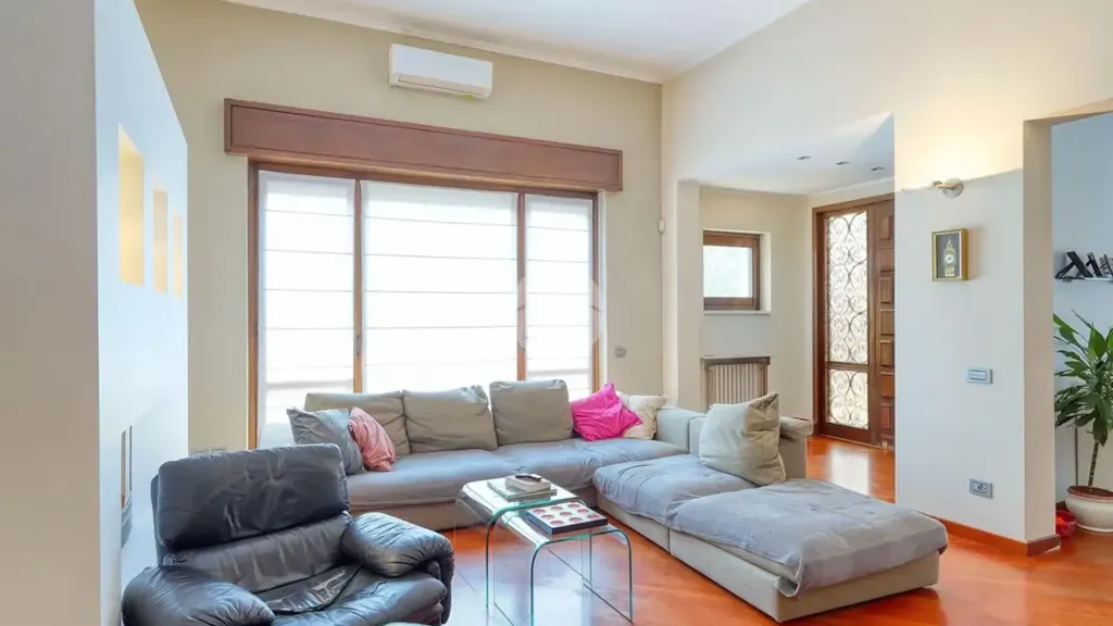 Elutuba - Semi-detached Villa with Private Garden in Gallarate