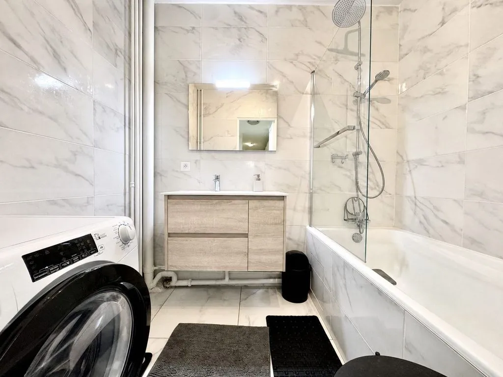 Vannitoad - Luxury 3-Bed Flat with Balcony in Paris