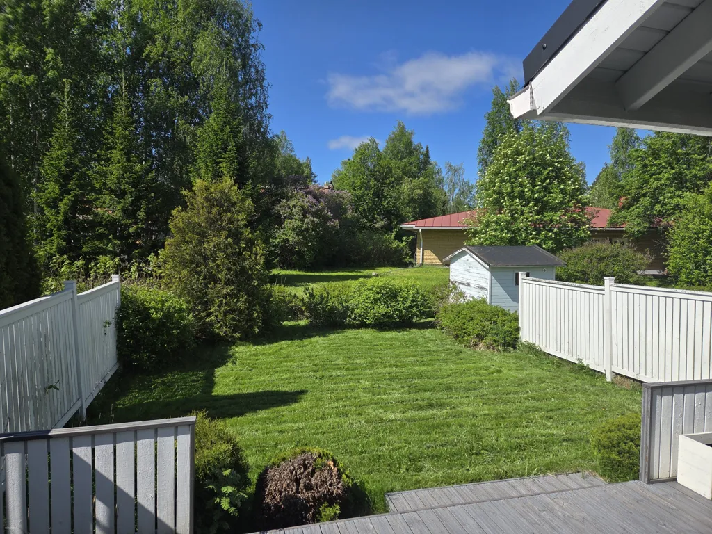 Garden - Modern Flat with Sauna in Joensuu