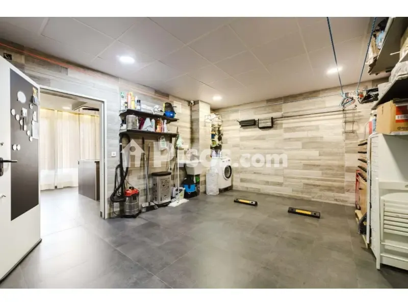 Garage - Loft with Exterior Access in Calle de Zúñiga