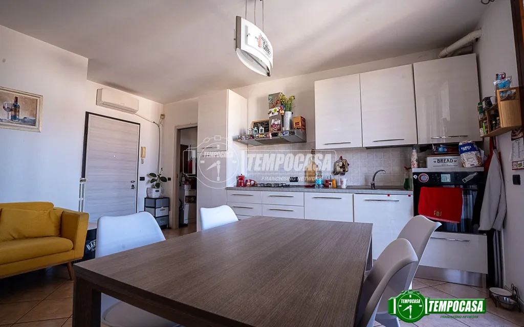 Söögituba - Sunny Apartment with Terrace in Rottofreno