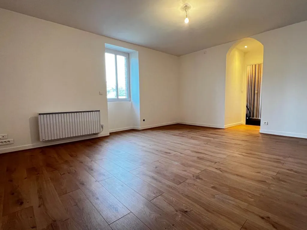Pièces - Maison de Bourg avec Terrasse et Garage à Plessé