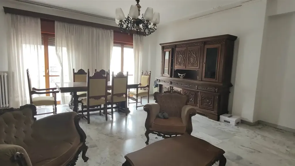 Söögituba - Spacious Apartment with Balconies in Cosenza