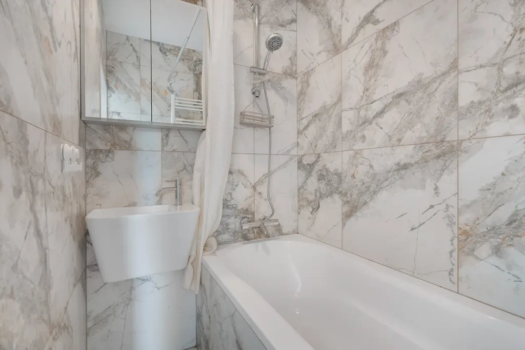 Bagni - Charming Upper Flat with Balcony in The Hague