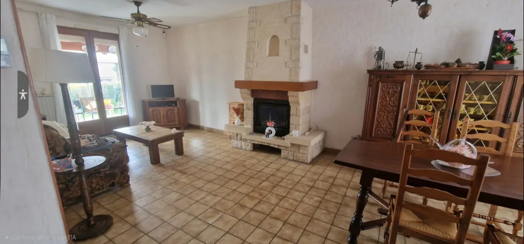 Sala da pranzo - House with Pool and Veranda in Pennautier