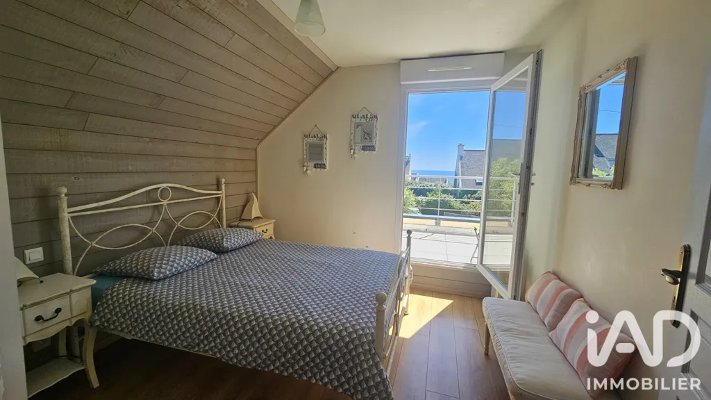Bedrooms - Charming Sea View House in Plouhinec