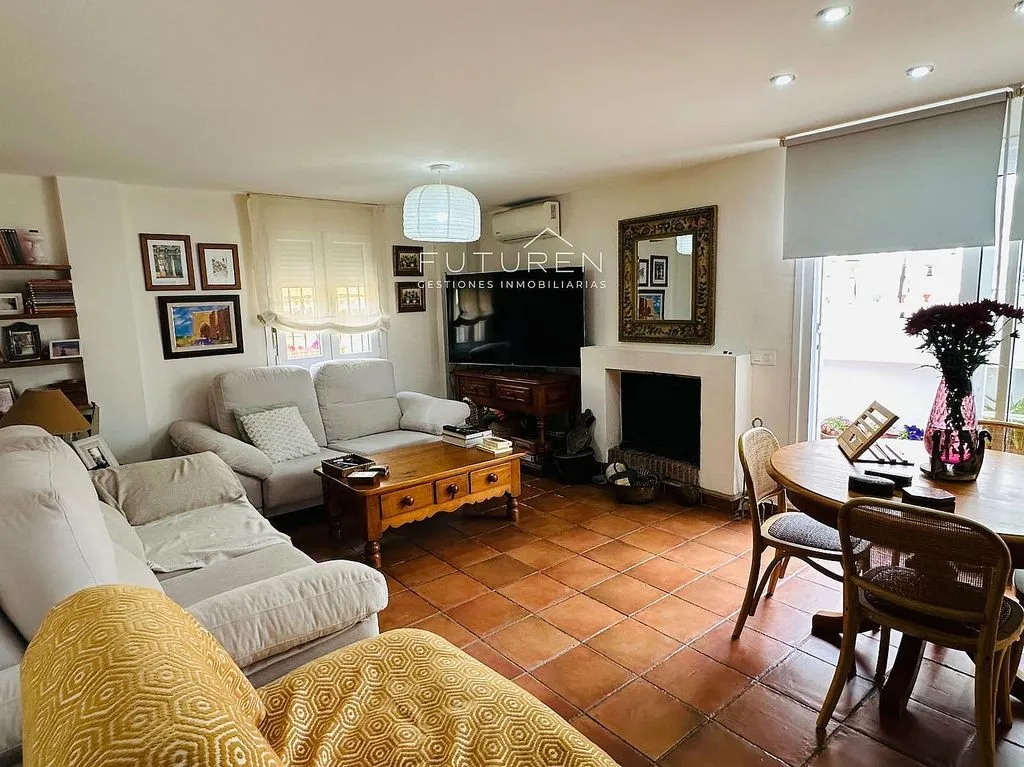 Séjour - Semi-detached House with Air Conditioning in La Línea de la Concepción