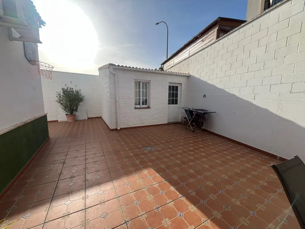 Aed - Corner Chalet with Terrace in Pilas