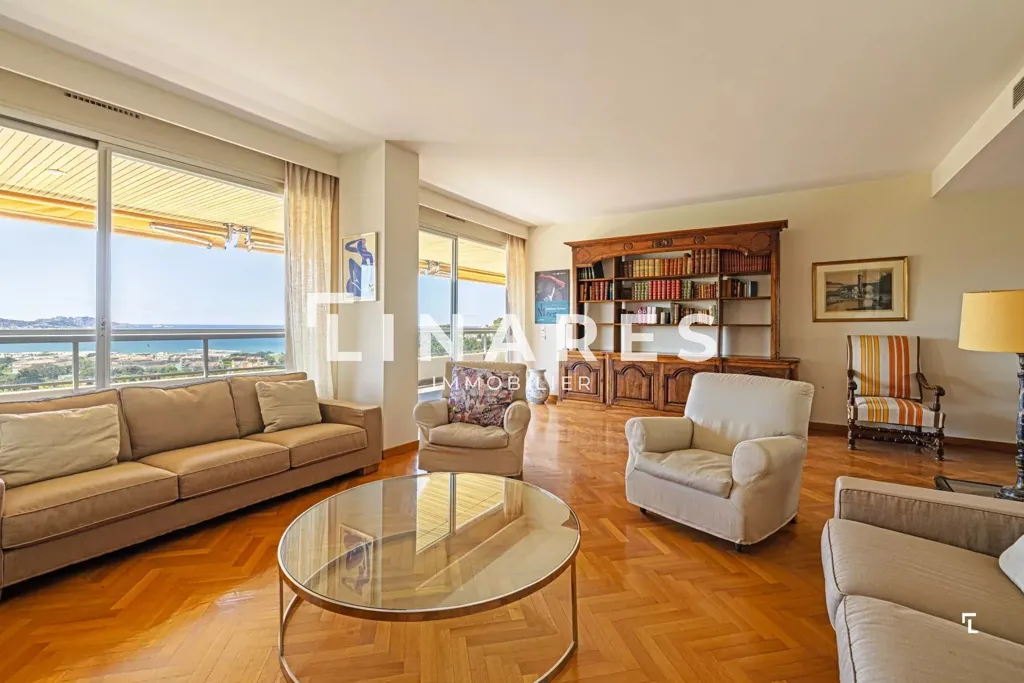 Living Room - Apartment with Terraces in Marseille's 8th Arrondissement