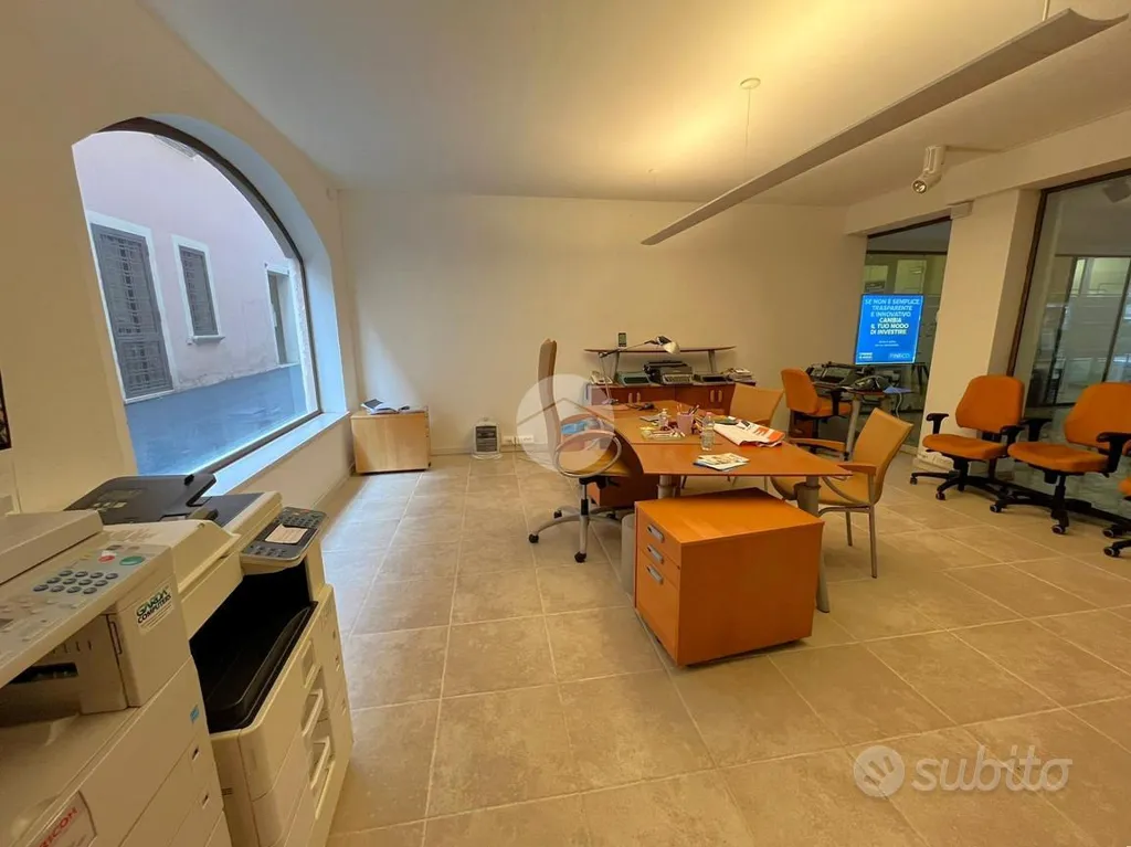 Bureau - Office with Parking in Desenzano del Garda