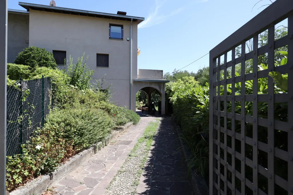 Apartment with Garden View in Cellatica