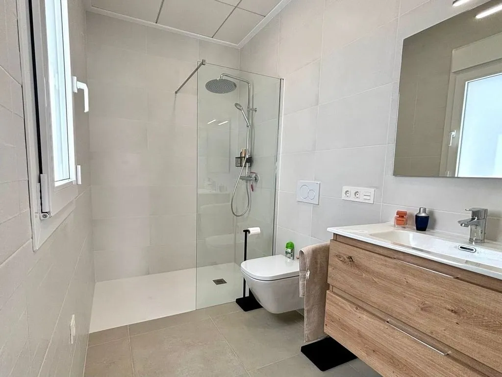 Salles de bain - Contemporary Villa with Pool in Rojales