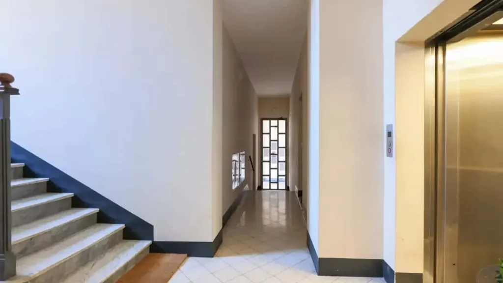 hallway_entrance