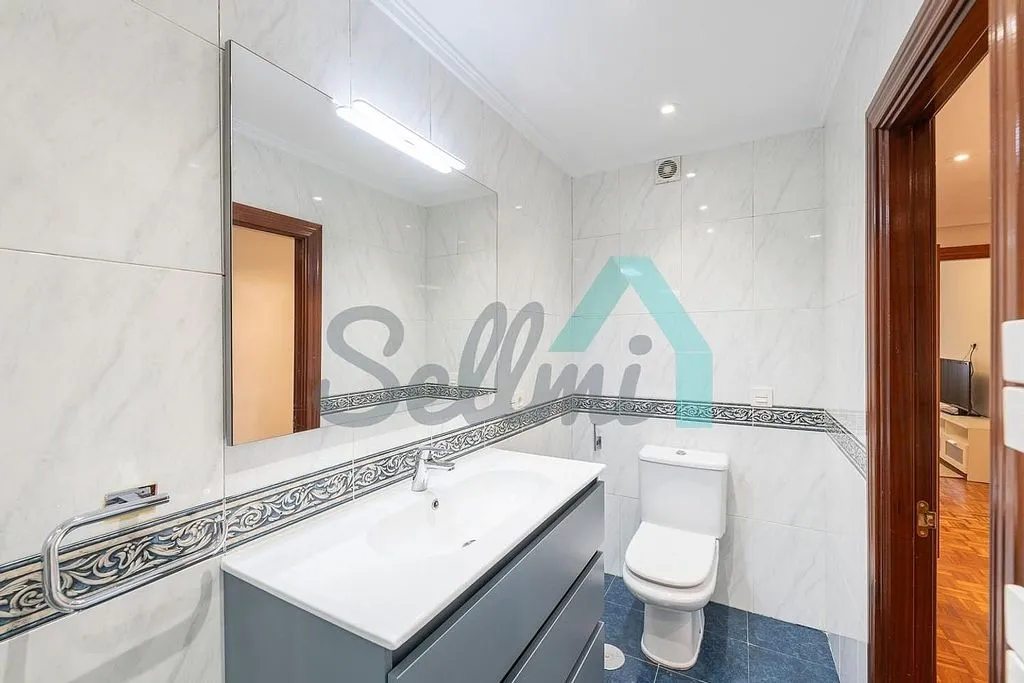 Bagni - Furnished Flat with Sea View in La Arena, Gijón