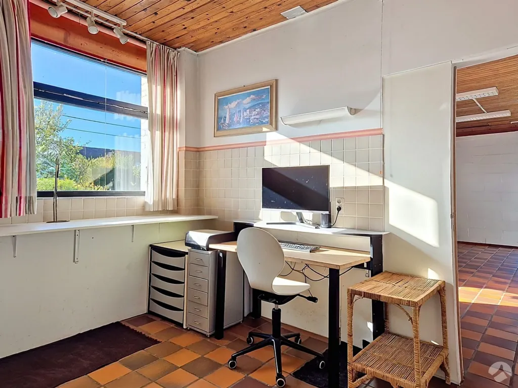 Kabinet - South-West Oriented House with Garden in Baisy-Thy