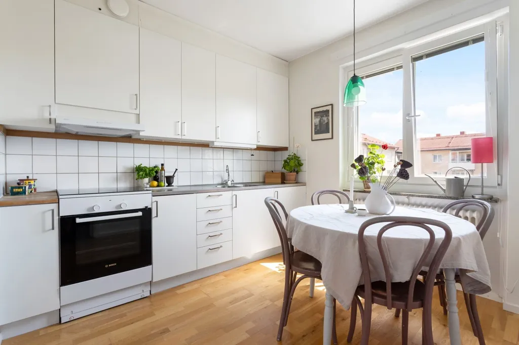 Dining Room - 2-Bedroom Apartment with West Balcony in Årsta