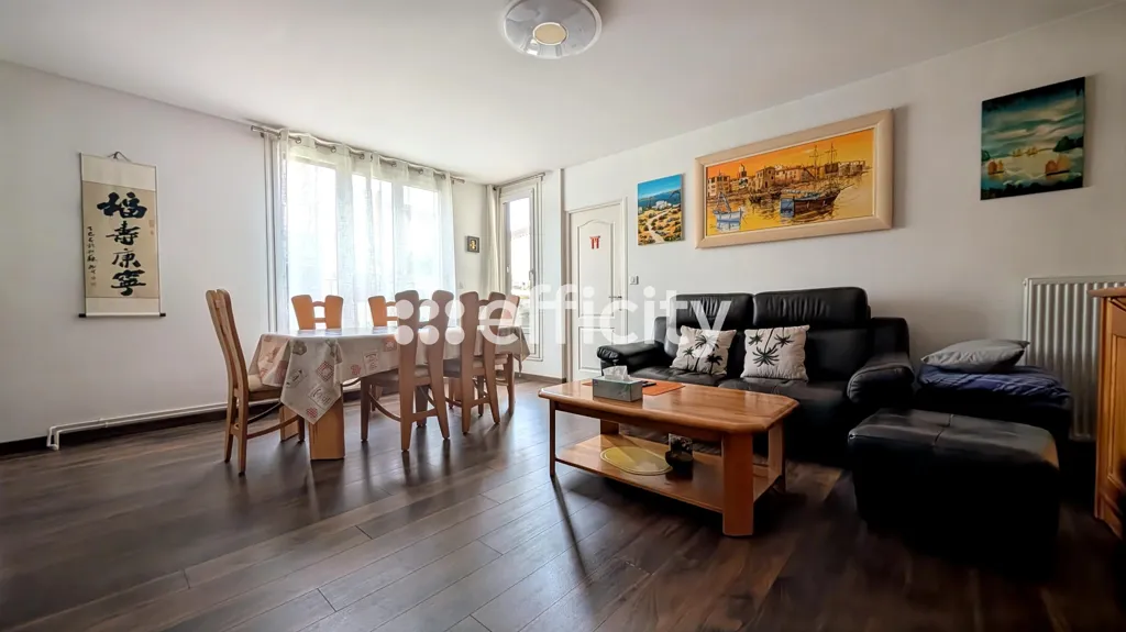 Soggiorno - Spacious 3-Bed Flat with Terrace in Lognes