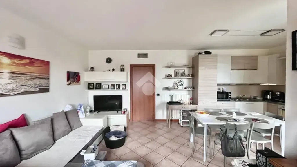 Séjour - Trilocale with Terrace in Adro