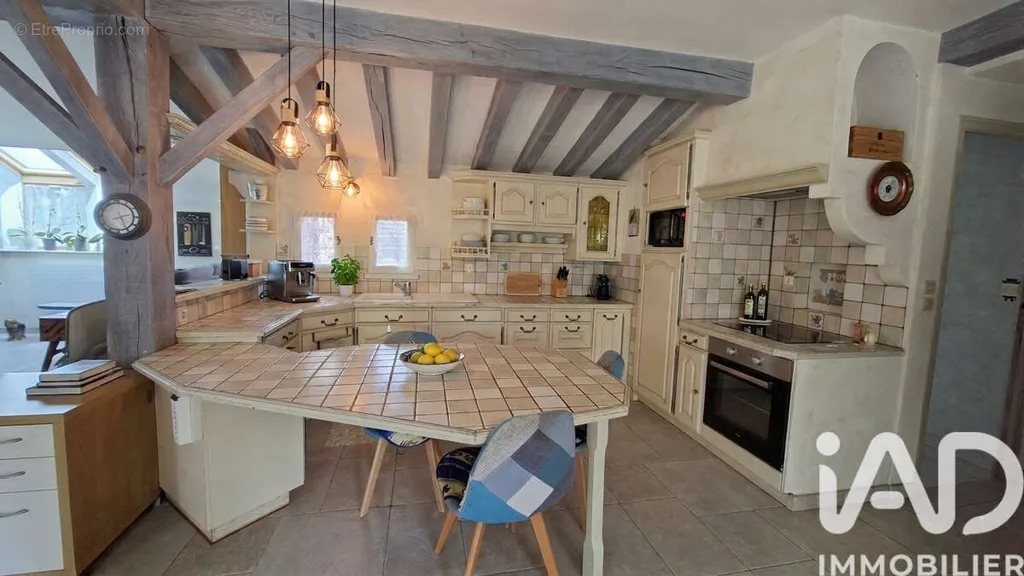 Cuisine - Maison de Caractère avec Jardin à Mayet