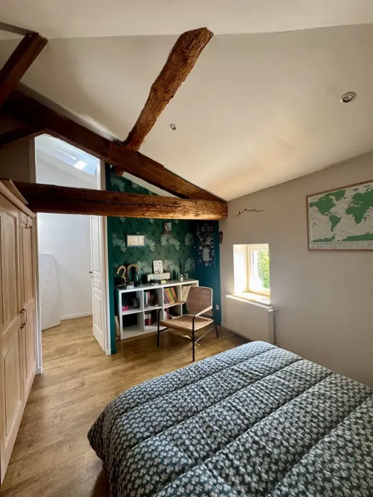 Chambres - Maison historique avec grand terrain à Montanay