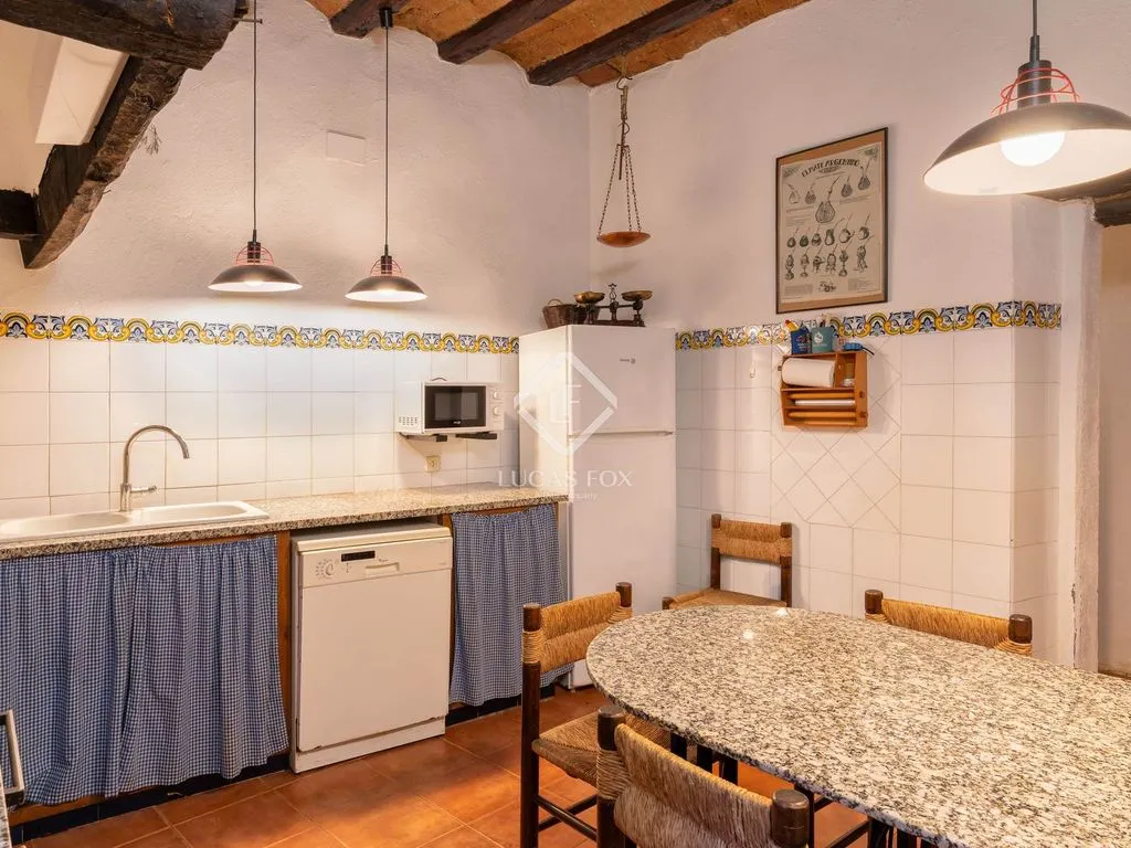Kitchen - Traditional Stone Cottage with Pool in Bàscara