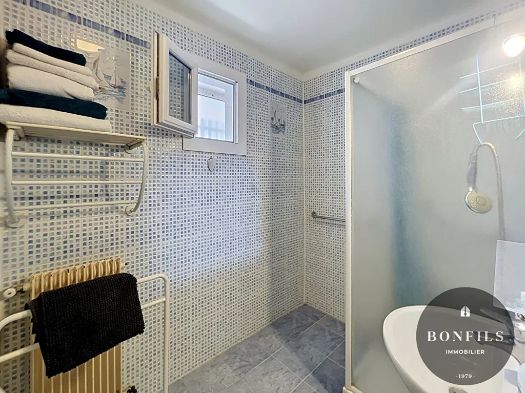 Vannitoad - Furnished Apartment with Balcony in Avignon Extramuros