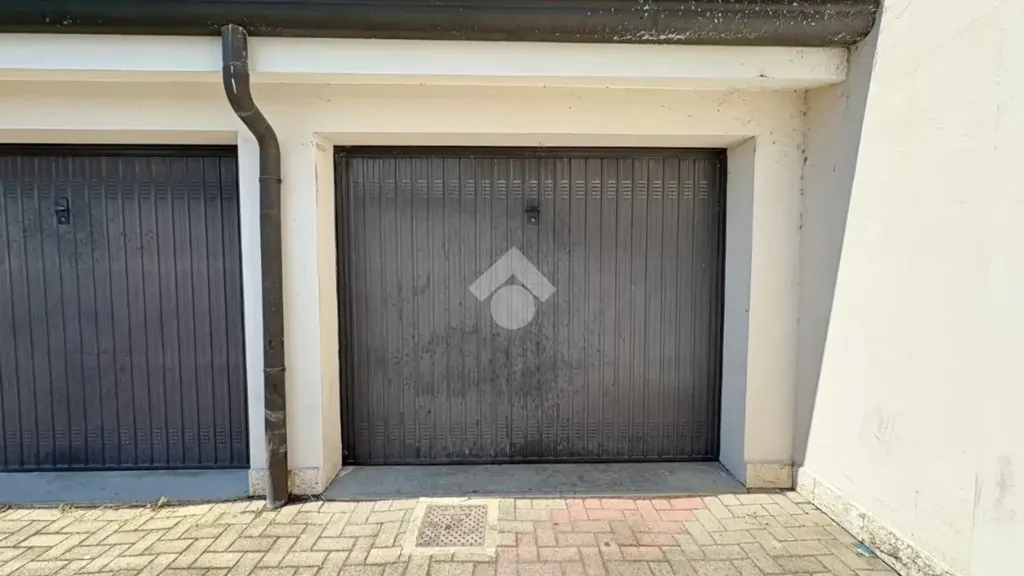Garaaž - Modern Bilocale with Lift in Suzzara
