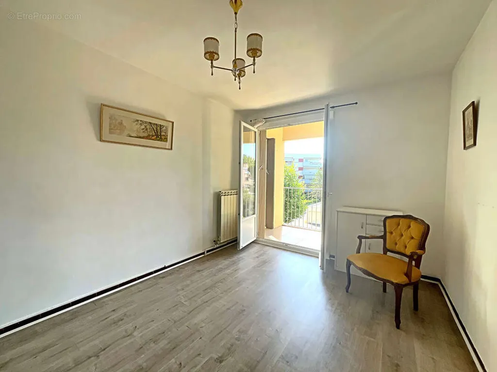 Pièces - Appartement T3 au Calme avec Terrasse à Paris