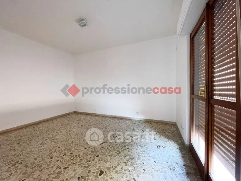 Rooms - Rented Apartment with Terrace in Catania