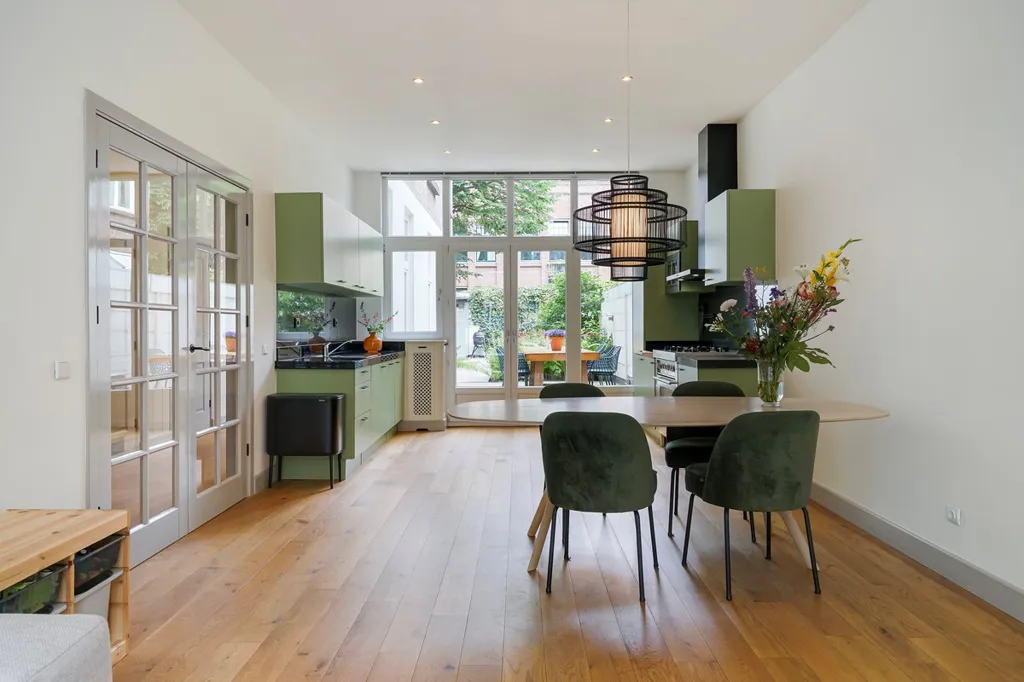 Salle à manger - Ground Floor Flat with Deep Garden in 's-Gravenhage