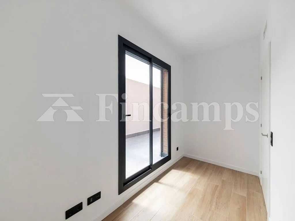 Toad - Modern Flat with Parking in Hostafrancs, Sabadell