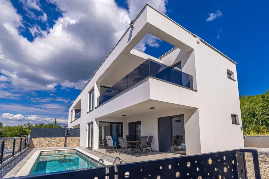 Piscina - Contemporary Villa with Pool in Malinska-Dubašnica
