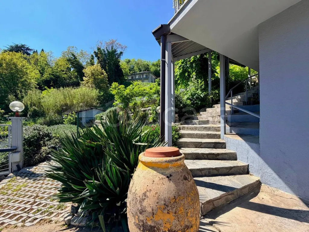 Terrazza - Restored Villa with Garden in Bra
