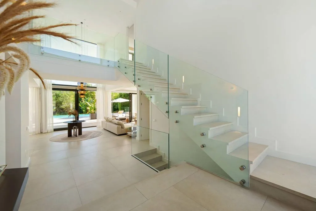 Toad - Luxury Villa with Infinity Pool in Marbella