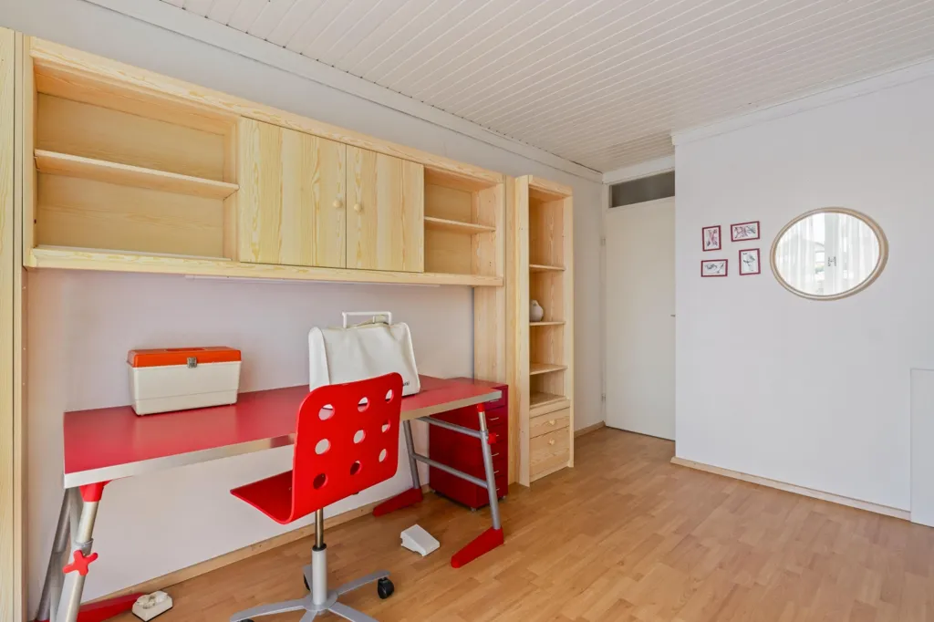 Office - Two-Storey House with Garden in Landgraaf