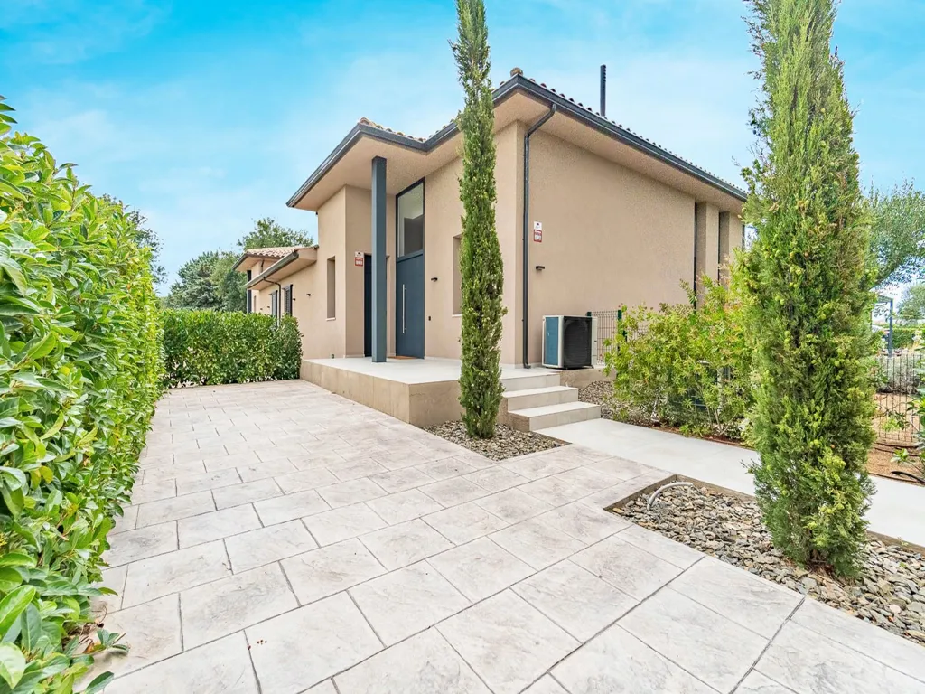 Välivaade - Dual Villa with Pool in Torremirona Golf