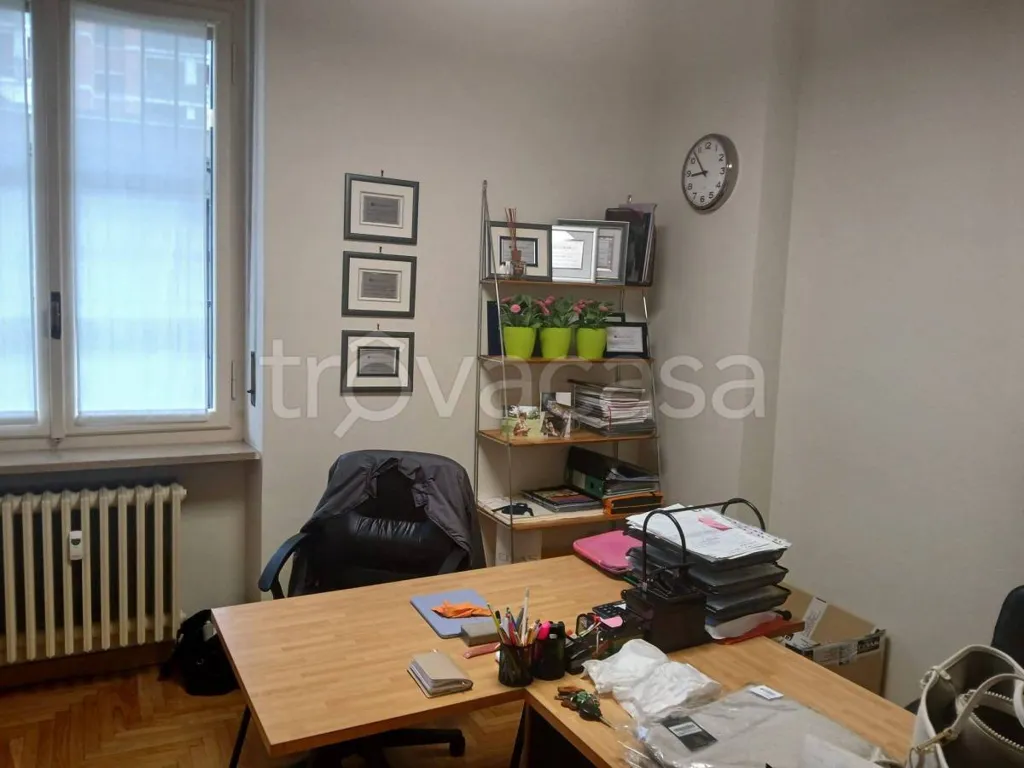 Bureau - Penthouse with Balcony in Torino