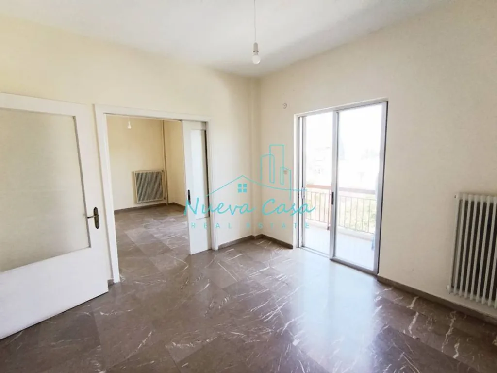 Toad - 2nd Floor Apartment with Balcony in Patras