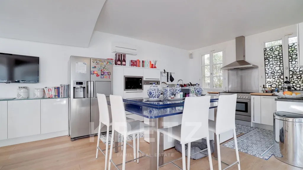 Köök - Secluded Renovated House with Garden in Boulogne Billancourt