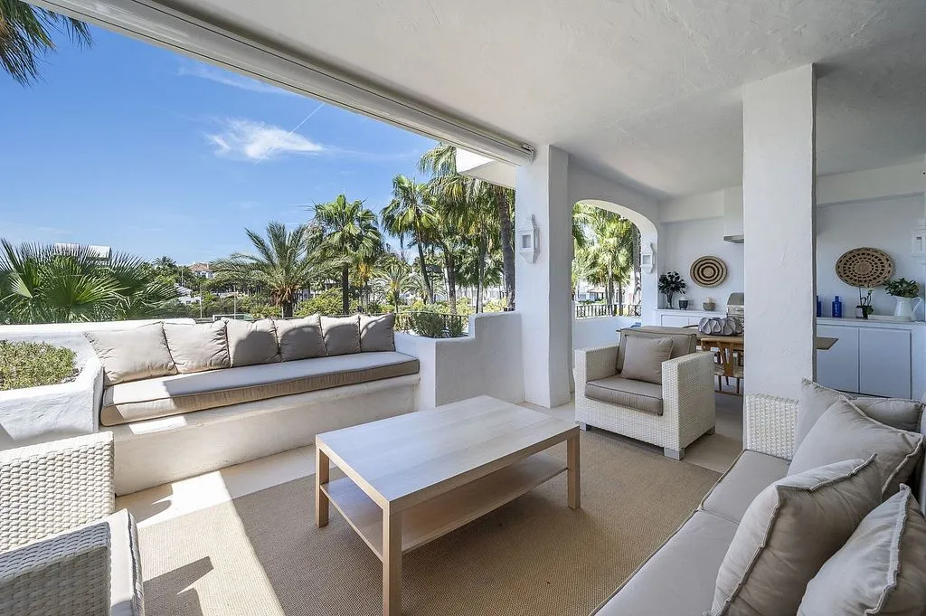 Terrass - Duplex with Pool in Marbella's Golden Mile