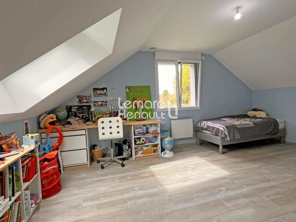 Magamistoad - Contemporary House with Riverfront in 3500 m² Park