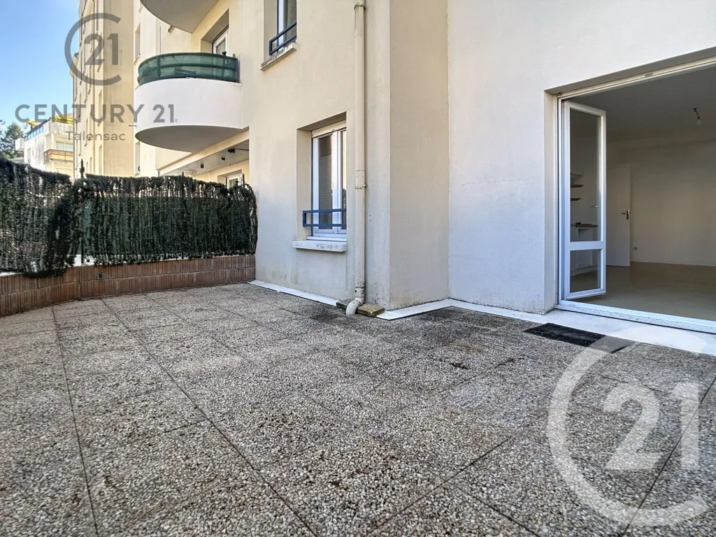 Terrass - 2-Bedroom Flat with Terrace in Nantes