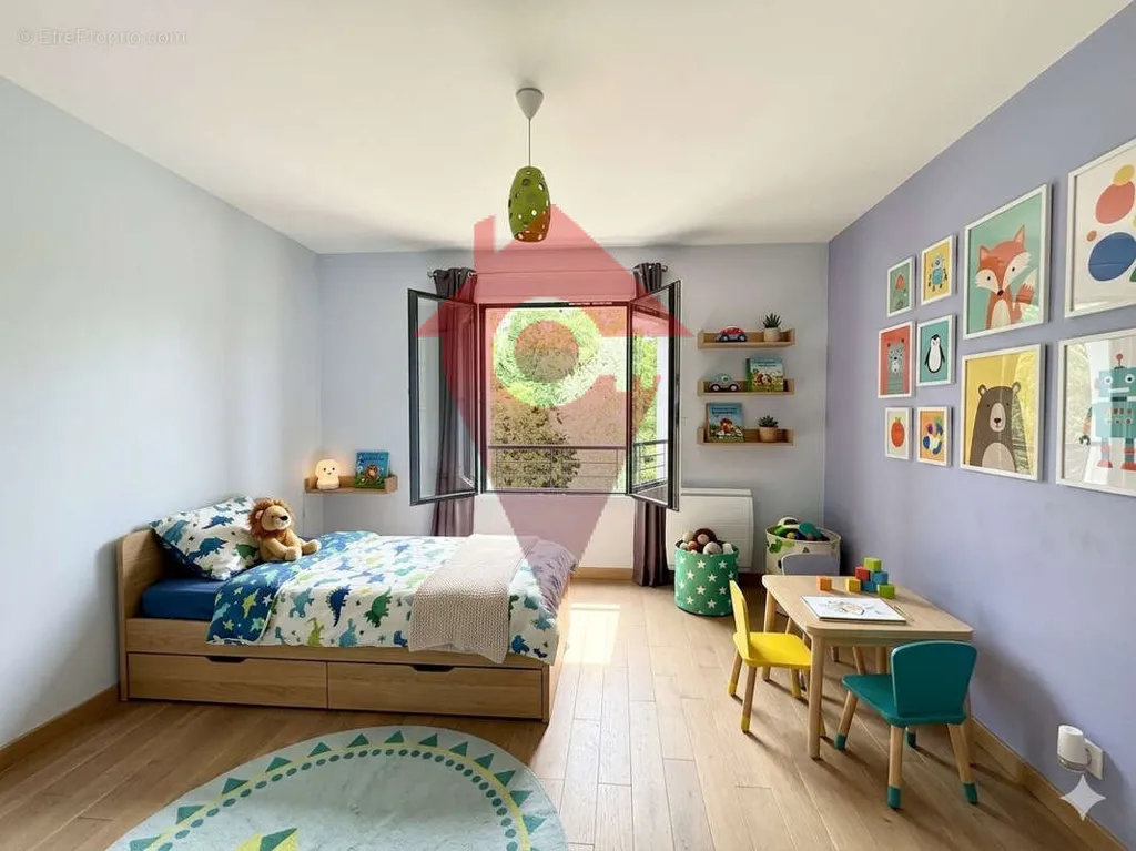 Chambres - Maison Traditionnelle avec Jardin à Villennes-sur-Seine
