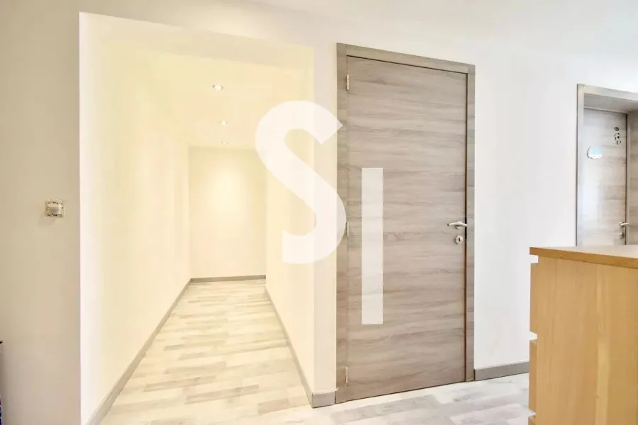Esik - Renovated Terraced House with Garden in Messancy